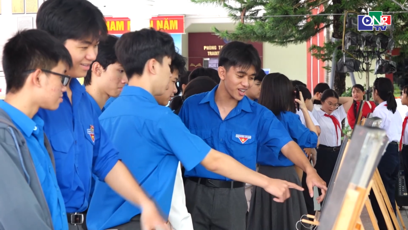 Triển l&atilde;m bằng chứng chủ quyền Ho&agrave;ng Sa, Trường Sa 