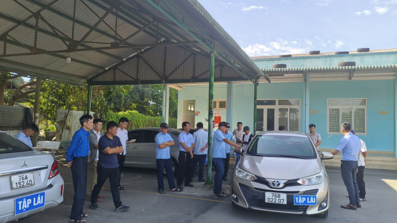 Quảng Ng&atilde;i siết chất lượng đ&agrave;o tạo thực h&agrave;nh l&aacute;i xe &ocirc; t&ocirc; 