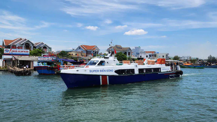 Gỡ điểm nghẽn logistics, mở rộng d&ograve;ng h&agrave;ng ra L&yacute; Sơn 