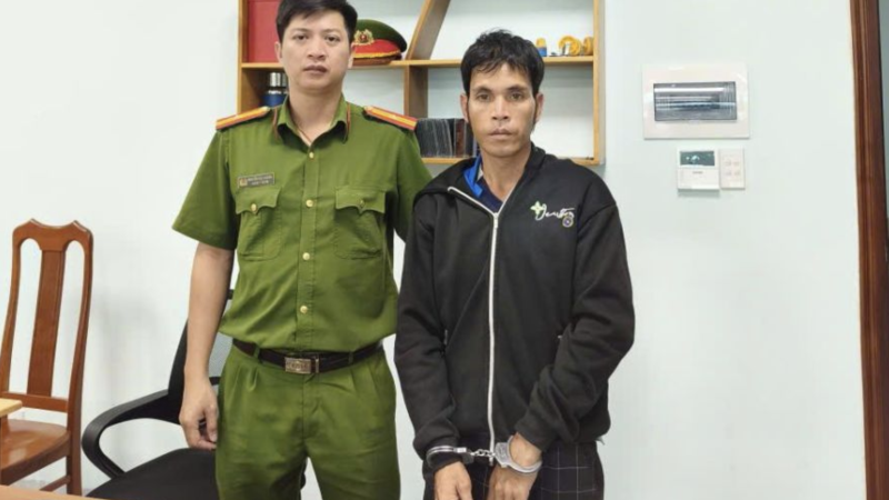 Bắt khẩn cấp đối tượng đổ xăng đốt cha ruột tử vong 