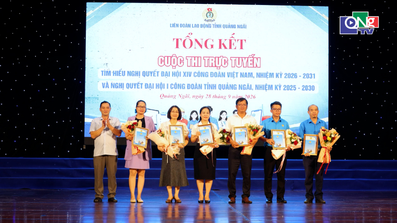 Trao giải Cuộc thi t&igrave;m hiểu Nghị quyết Đại hội C&ocirc;ng đo&agrave;n