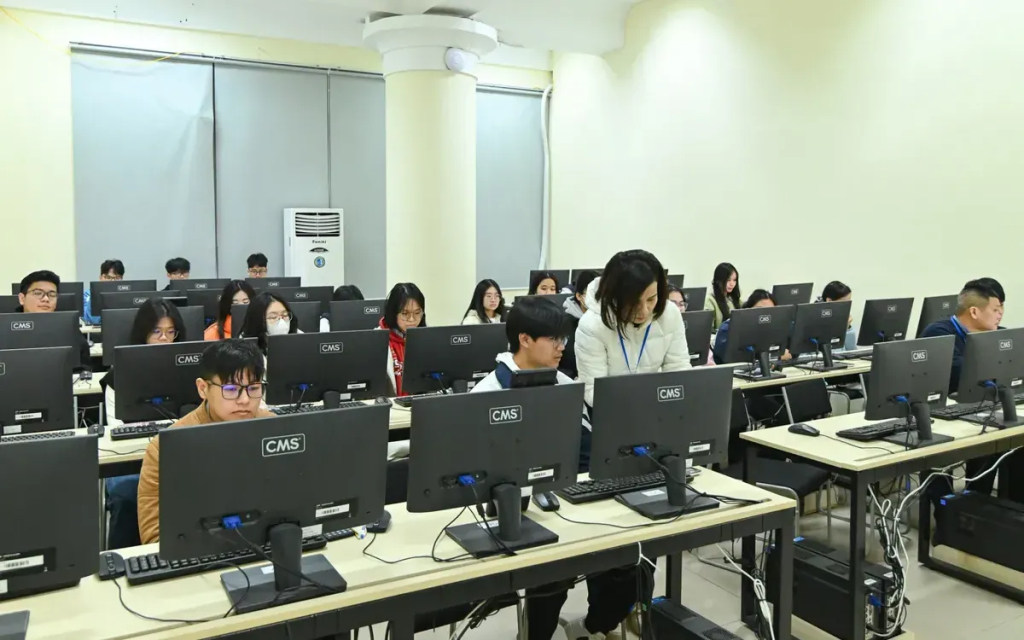 anh,gia,tu,duy,79086891303210674447016,01568499221095378351039,14325121.jpg