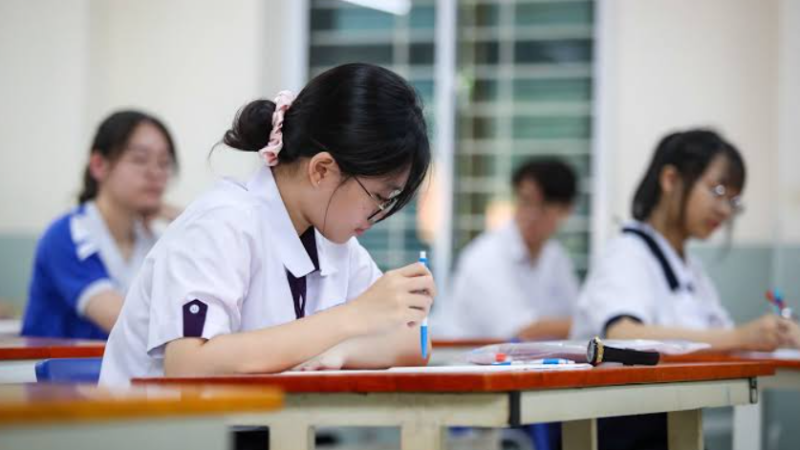 Đề thi tốt nghiệp THPT 2027 dự kiến kh&oacute; hơn, điểm s&agrave;n ng&agrave;nh y c&oacute; thể vượt 22 