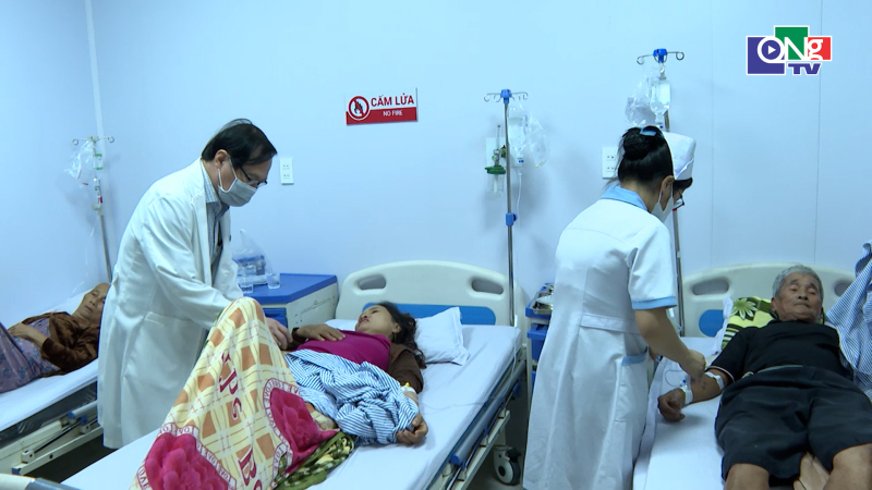 16 ca nhập viện nghi ngộ độc b&aacute;nh mỳ