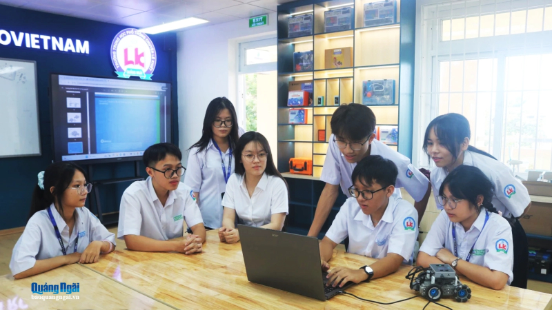 Quảng ng&atilde;i đẩy mạnh đột ph&aacute; ph&aacute;t triển gi&aacute;o dục 