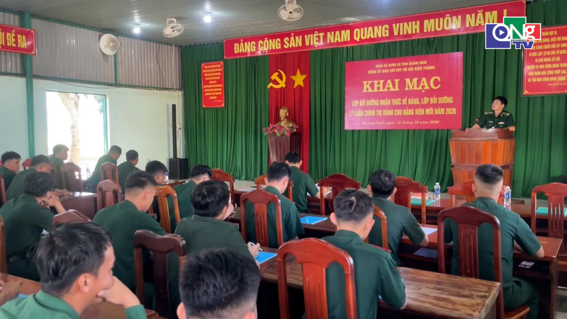 Bồi dưỡng nhận thức về Đảng cho 76 c&aacute;n bộ, chiến sĩ
