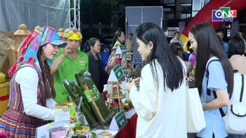 Kết nối ti&ecirc;u thụ n&ocirc;ng sản qua phi&ecirc;n chợ số