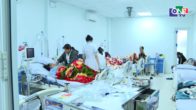 Quảng Ng&atilde;i chỉ đạo khẩn sau vụ nghi ngộ độc b&aacute;nh m&igrave;