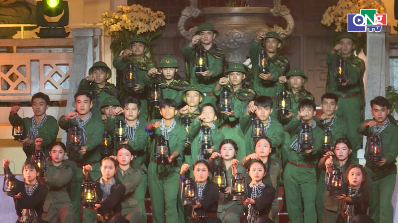 45 gi&acirc;y 1 chạm ng&agrave;y 14/10