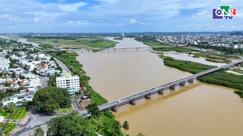 Lưu &yacute; ph&acirc;n luồng giao th&ocirc;ng khi đ&oacute;ng cầu Tr&agrave; Kh&uacute;c 1