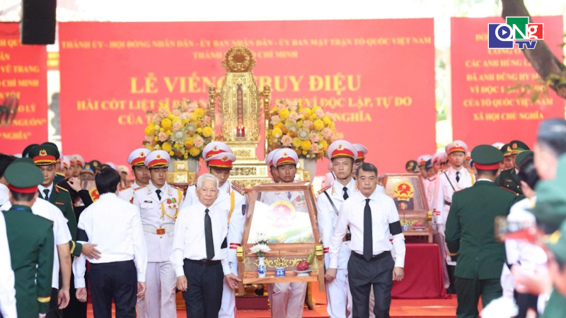 Lễ viếng, truy điệu v&agrave; an t&aacute;ng h&agrave;i cốt c&aacute;c liệt sĩ quy tập tại khu vực C&ocirc;ng vi&ecirc;n L&ecirc; Thị Ri&ecirc;ng
