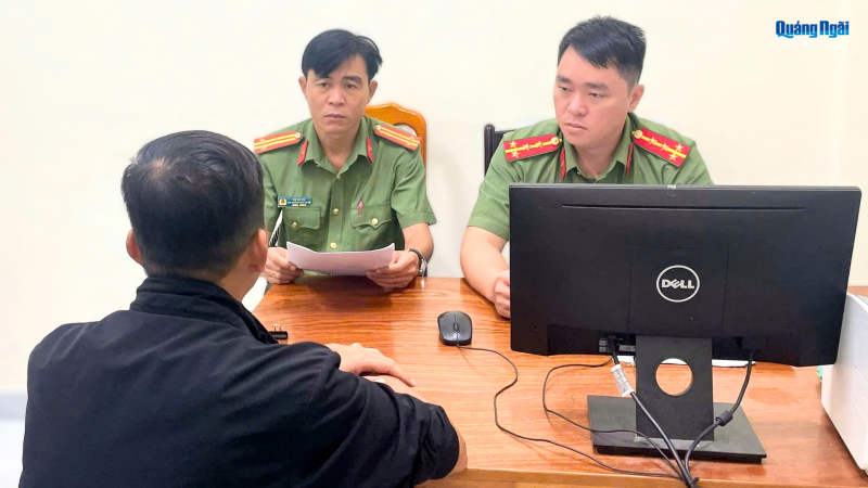 Chuyển cuộc gọi đ&ograve;i nợ đến c&ocirc;ng an x&atilde;, bị phạt 7,5 triệu đồng 