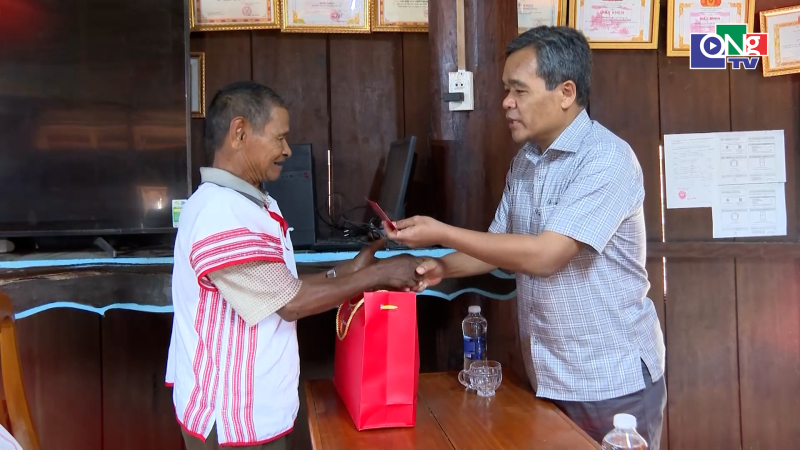 Tri &acirc;n người c&oacute; c&ocirc;ng, chung tay v&igrave; người ngh&egrave;o