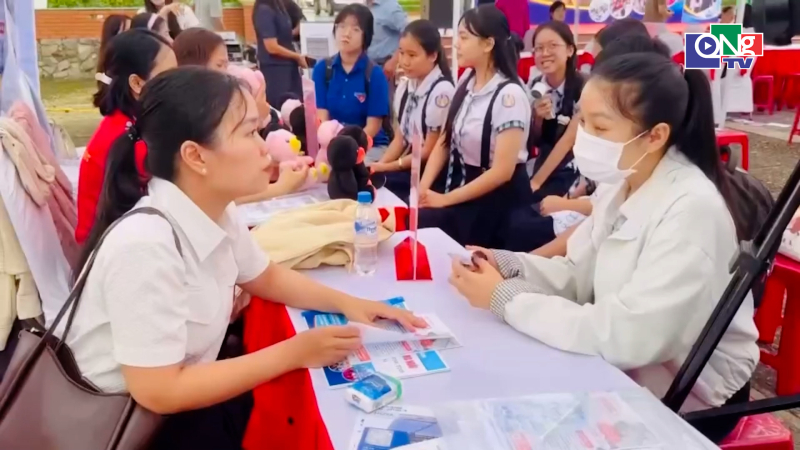 B&igrave;nh Sơn tạo cơ hội việc l&agrave;m v&agrave; định hướng nghề nghiệp