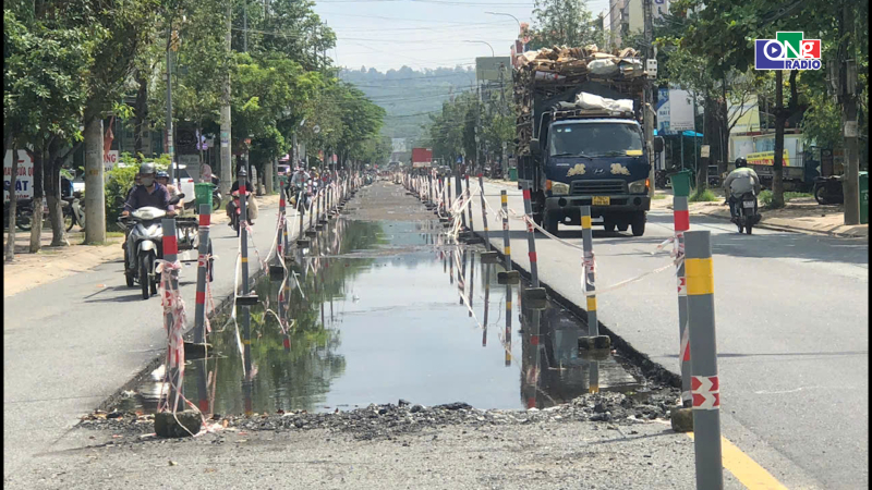 Sửa chữa đường k&eacute;o d&agrave;i gấy mất an to&agrave;n giao th&ocirc;ng