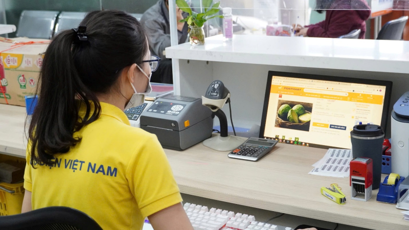 Mở rộng dịch vụ bưu ch&iacute;nh, th&uacute;c đẩy thương mại điện tử v&ugrave;ng s&acirc;u, v&ugrave;ng xa