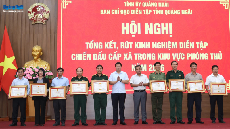 R&uacute;t kinh nghiệm diễn tập, n&acirc;ng cao năng lực ph&ograve;ng thủ