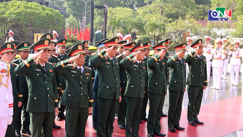 45 gi&acirc;y 1 chạm ng&agrave;y 22/10
