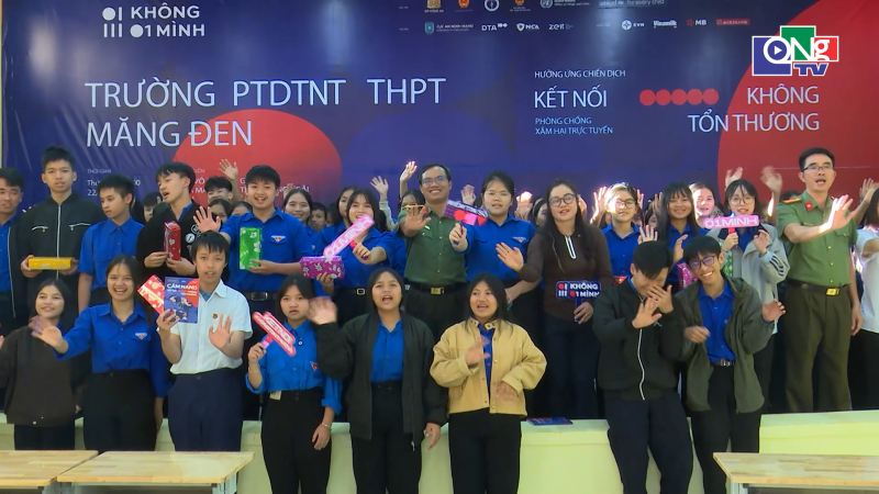 Hưởng ứng chiến dịch &ldquo;Kh&ocirc;ng một m&igrave;nh&rdquo; tại Măng Đen
