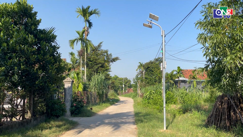 X&atilde; Ba Gia đưa v&agrave;o sử dụng tuyến điện năng lượng mặt trời