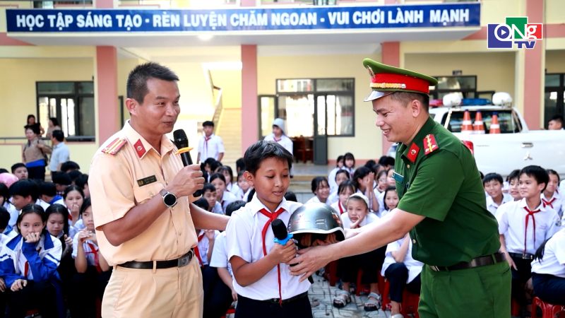 Quảng Ng&atilde;i ng&agrave;y mới 24/10