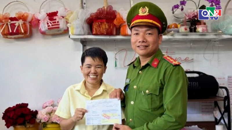 Chủ động b&aacute;o c&ocirc;ng an để trả 1,2 tỷ đồng chuyển nhầm
