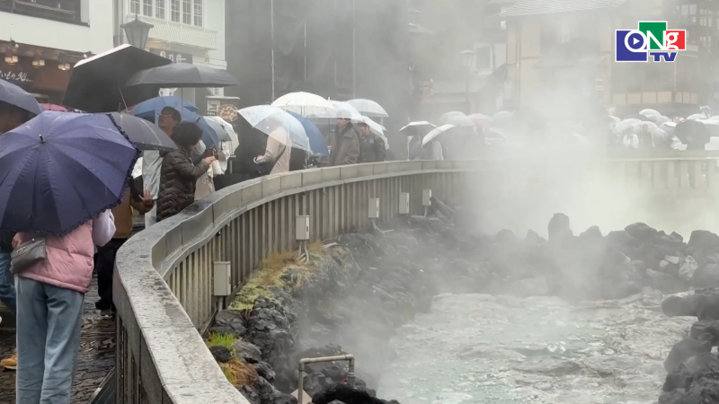 Kusatsu Onsen, thị trấn suối nước n&oacute;ng giữa n&uacute;i rừng Nhật Bản 