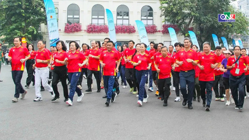 S&ocirc;i nổi phong tr&agrave;o tập luyện thể dục thể thao