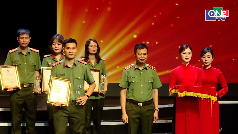 Vinh danh những t&aacute;c phẩm xuất sắc nhất về người chiến sĩ C&ocirc;ng an Nh&acirc;n d&acirc;n