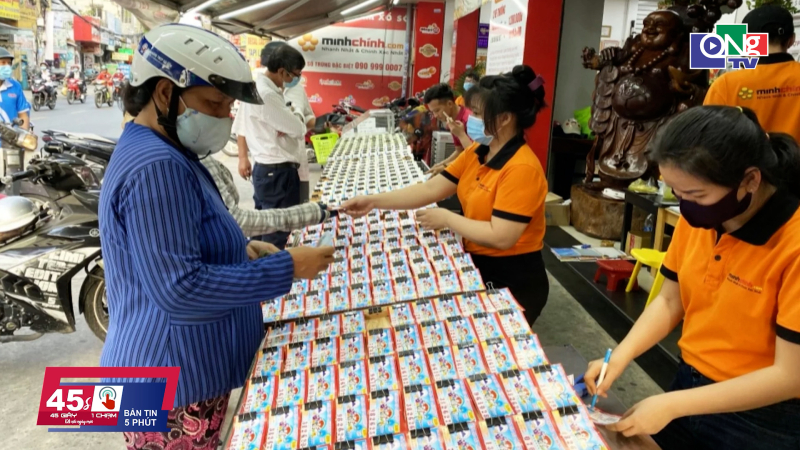 45 gi&acirc;y 1 chạm ng&agrave;y 30/10