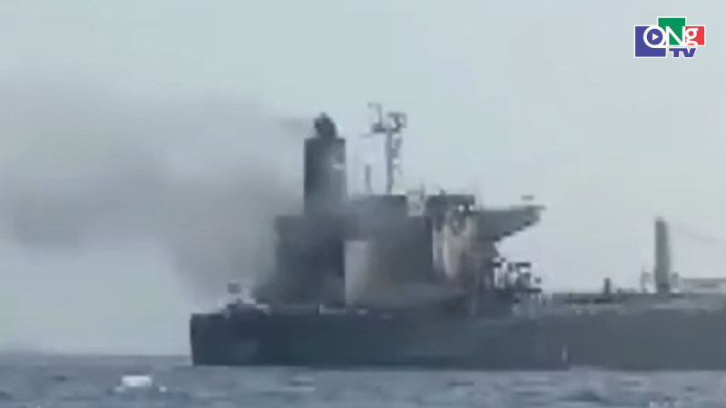3 t&agrave;u chở dầu bốc ch&aacute;y do tr&uacute;ng thủy l&ocirc;i tại eo biển Hormuz      